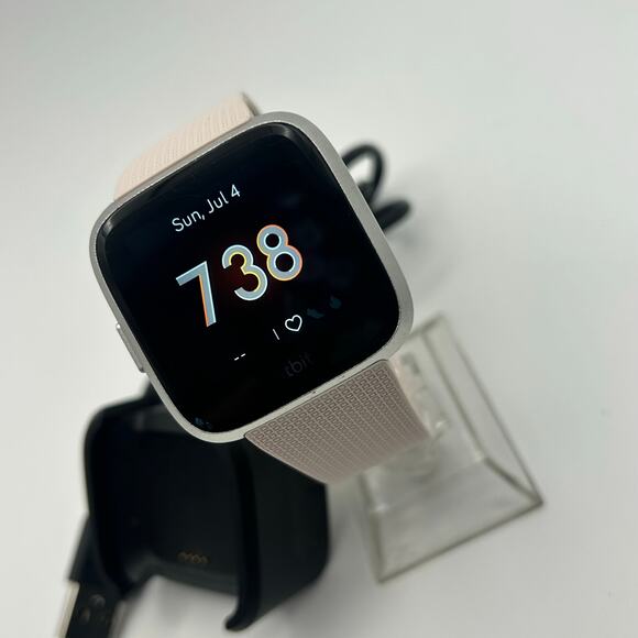 Fitbit FB415 Digital Smart Watch – Pink Band – Fully Working with Charger - Picture 3 of 7